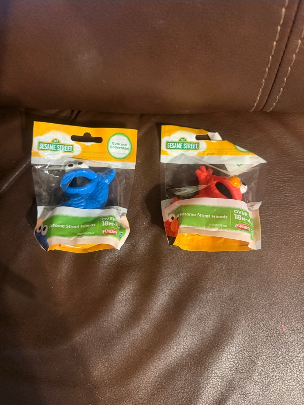 Sesame Street Blue Cookie Monster & Red Elmo Mini Figures